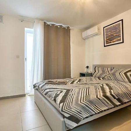 Urban Front - Walking Distance From Paceville And St George Bay Beach Is-Swieqi エクステリア 写真