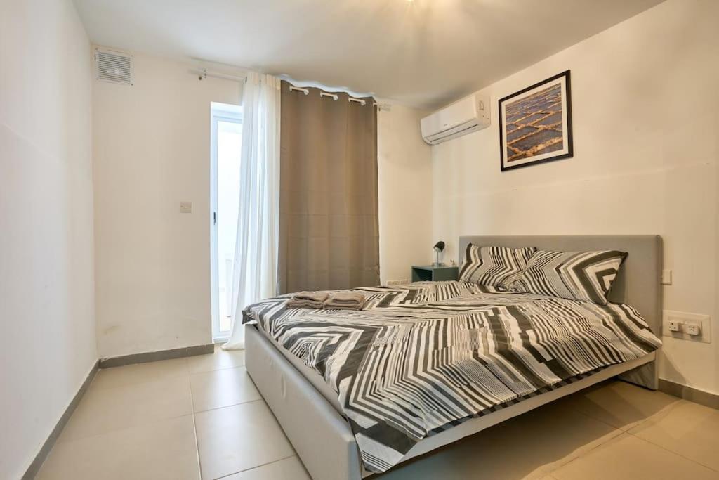Urban Front - Walking Distance From Paceville And St George Bay Beach Is-Swieqi エクステリア 写真