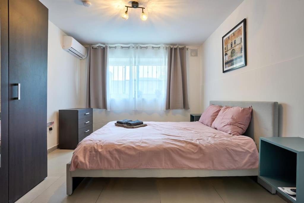Urban Front - Walking Distance From Paceville And St George Bay Beach Is-Swieqi エクステリア 写真