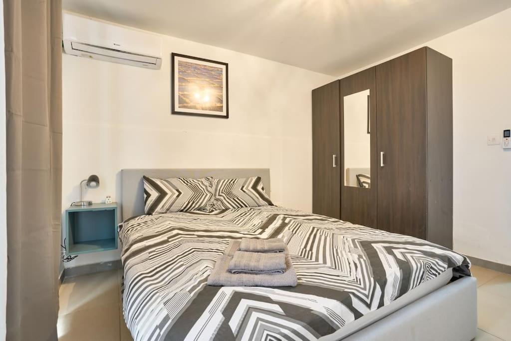 Urban Front - Walking Distance From Paceville And St George Bay Beach Is-Swieqi エクステリア 写真