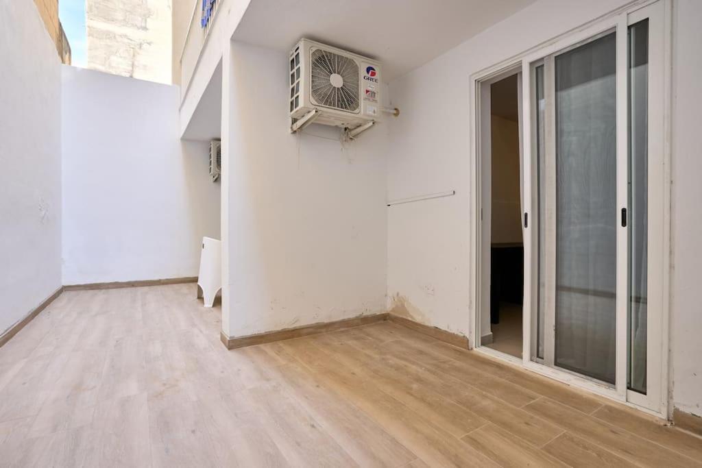 Urban Front - Walking Distance From Paceville And St George Bay Beach Is-Swieqi エクステリア 写真