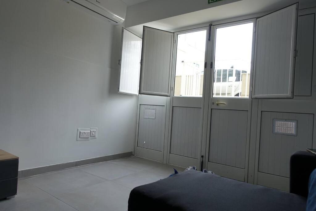 Urban Front - Walking Distance From Paceville And St George Bay Beach Is-Swieqi エクステリア 写真
